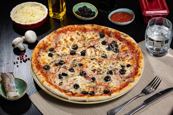 Pizza Milaneza